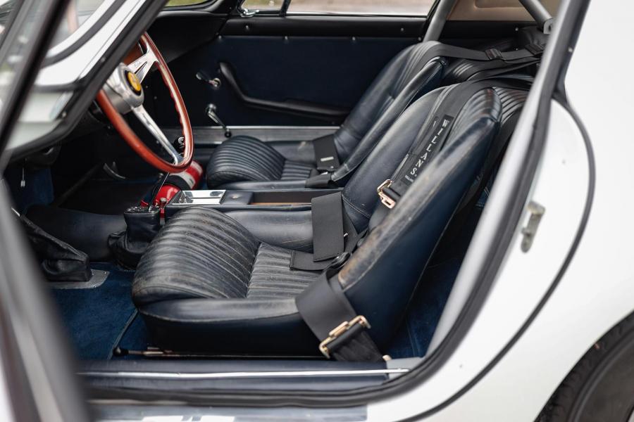 Интерьер Ferrari 275 GTB 6C (07085) 1965 года  (фото 9 из 18)